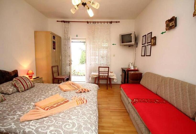 اتاق استاندارد سه نفره, 3 Platana