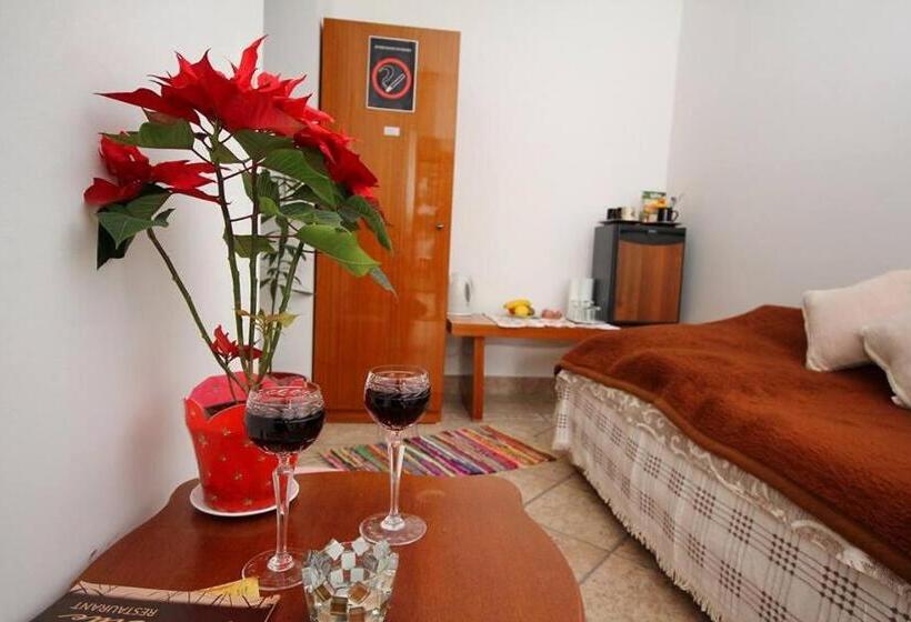 اتاق استاندارد چهار تخته, 3 Platana