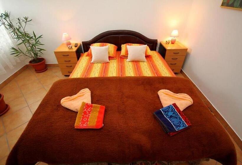 اتاق استاندارد چهار تخته, 3 Platana