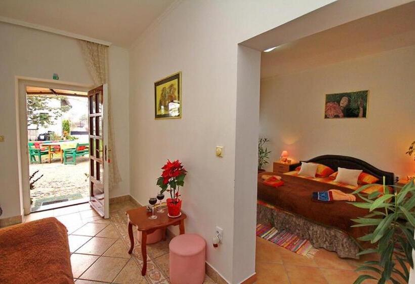 اتاق استاندارد چهار تخته, 3 Platana