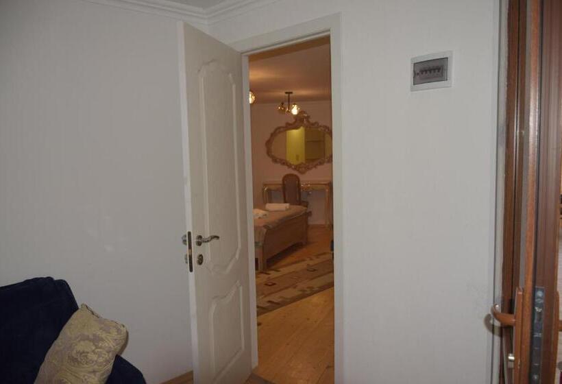 اتاق استاندارد سه نفره, Guest House Ilto