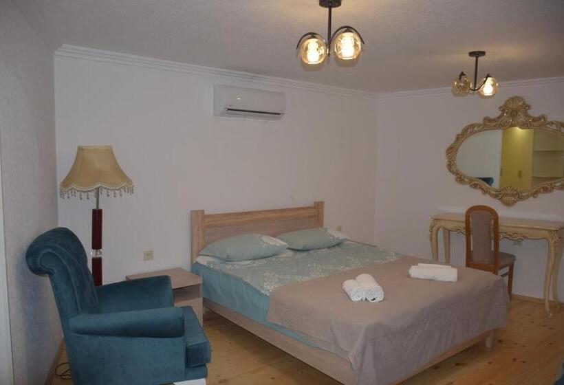 اتاق استاندارد سه نفره, Guest House Ilto