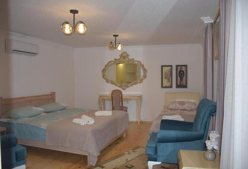 اتاق استاندارد سه نفره, Guest House Ilto