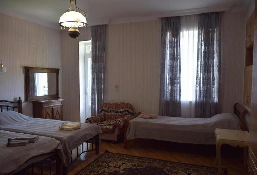 اتاق استاندارد چهار تخته, Guest House Ilto