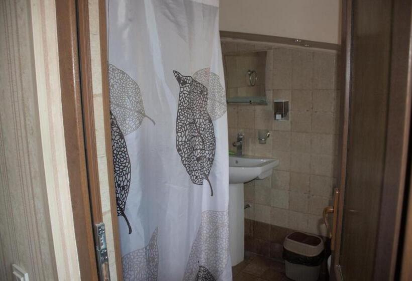 اتاق استاندارد با چشم‌انداز باغ, Guest House Ilto