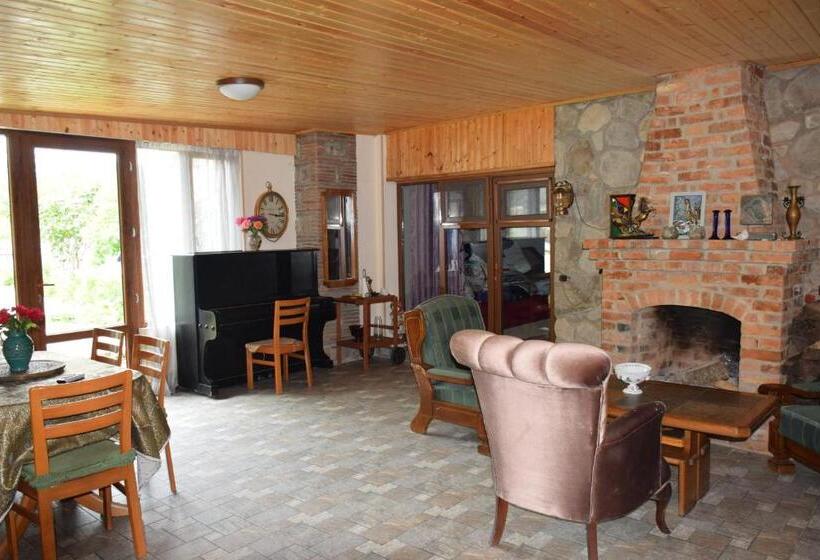 اتاق استاندارد با چشم‌انداز باغ, Guest House Ilto