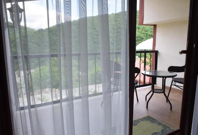 اتاق استاندارد با چشم‌انداز کوهستان, Guest House Ilto