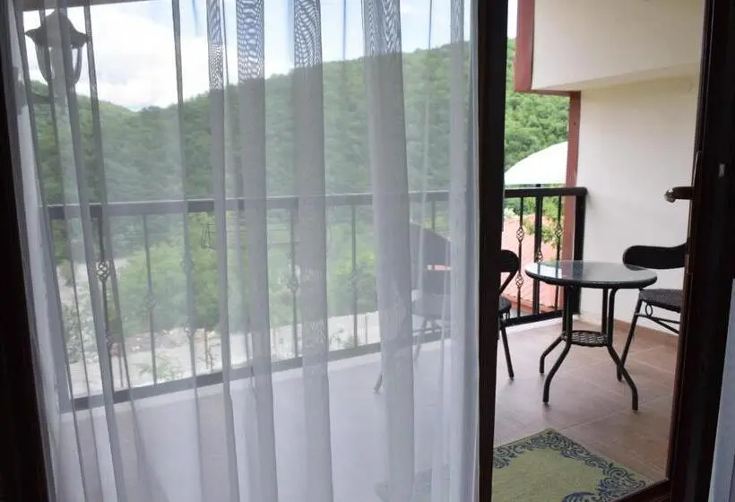 اتاق استاندارد با چشم‌انداز کوهستان, Guest House Ilto
