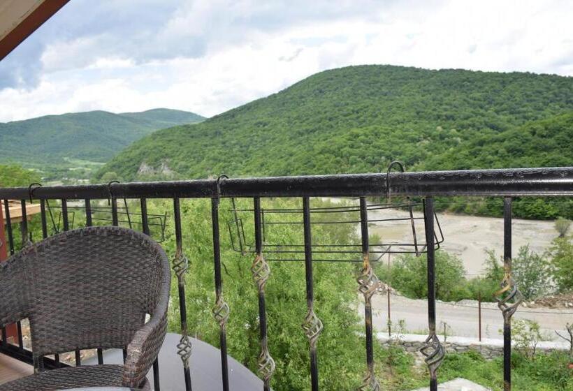 اتاق استاندارد با چشم‌انداز کوهستان, Guest House Ilto