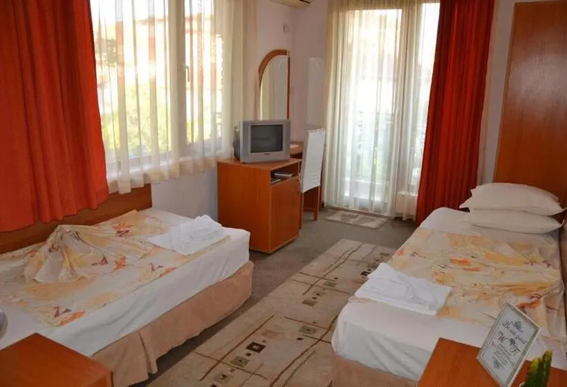اتاق استاندارد با تراس, Nirvana Guest House