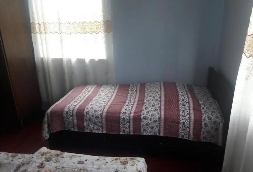 اتاق کلاسیک چهارنفره, Joni Guest House