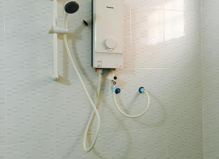 ファミリールーム, The Blue Guest House