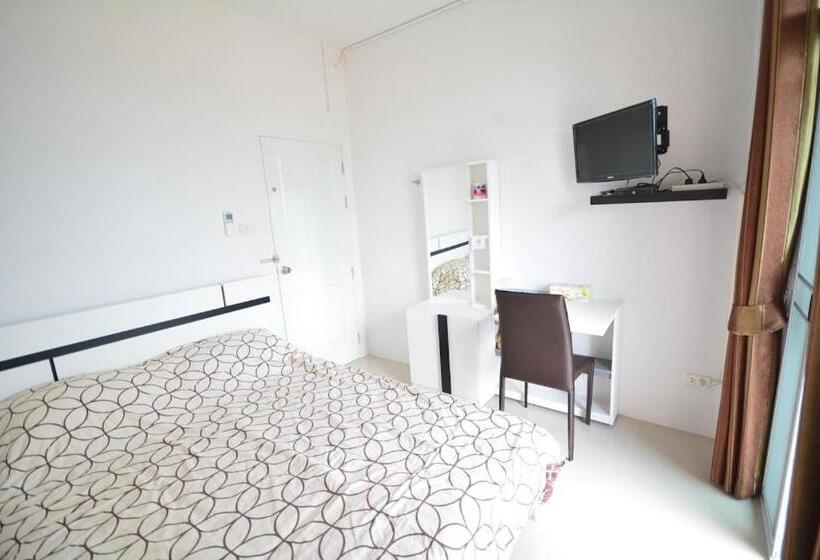 Номер Стандарт с Террасой, Jc Guesthouse @ Suratthani Airport