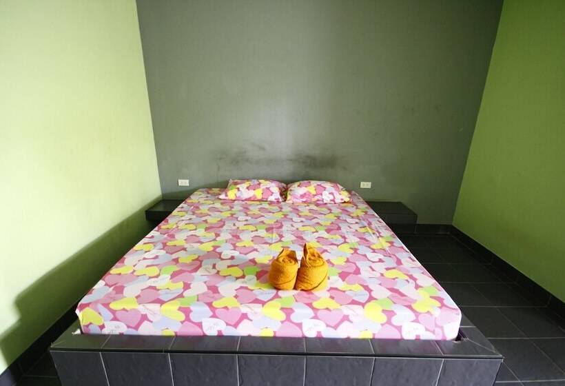 スタンダードルーム, Mee Rak Resort