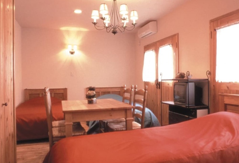 Номер Стандарт Четырехместный Совместный Санузел, Mistral