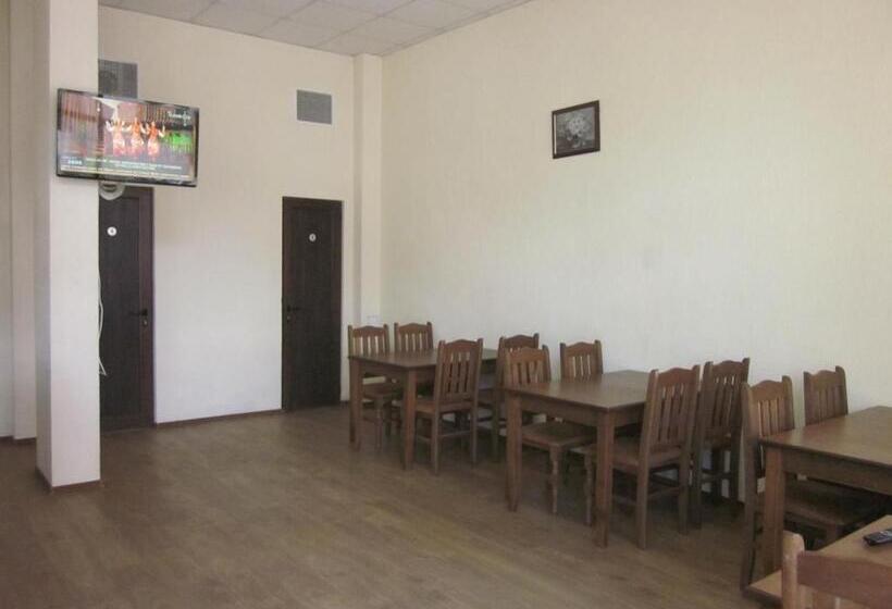 חדר סטנדרט לשלושה עם מרפסת, Panorama Guest House