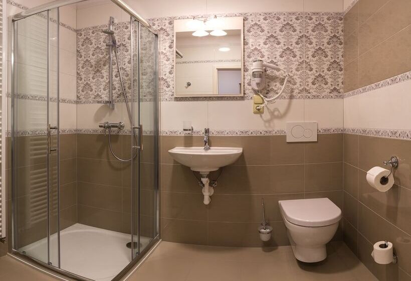 Family Suite, Penzion Longus