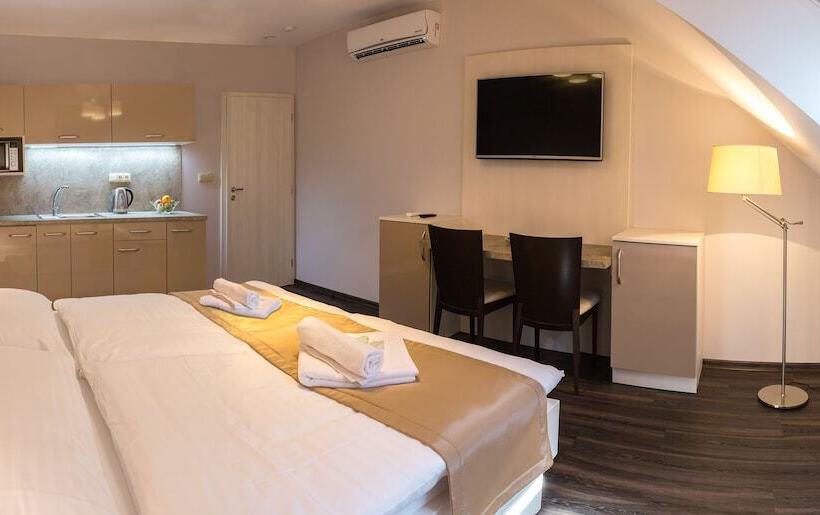 Family Suite, Penzion Longus