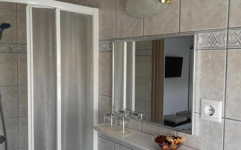 חדר סטנדרט, Szabó Vendégház