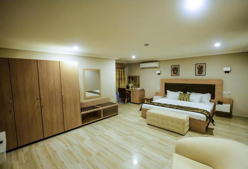 سوئیت پرزیدنت, Visa Karena Hotels