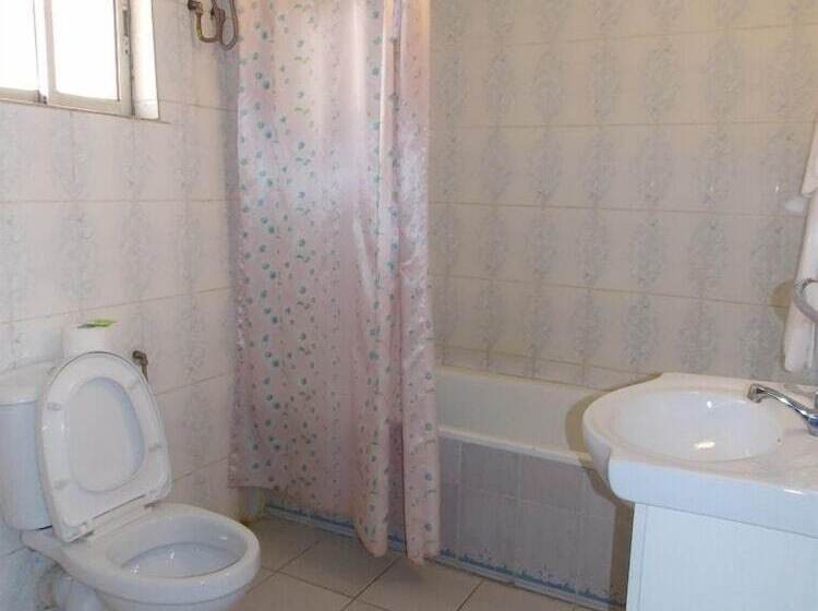 سوئیت پرزیدنت, Visa Karena Hotels