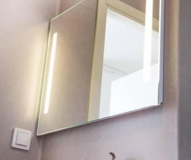 استودیوی استاندارد, Easy Livin Apartment