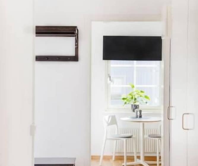 استودیوی استاندارد, Easy Livin  Apartment