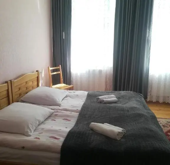 اتاق استاندارد سه نفره, Guest House Lela Rezo