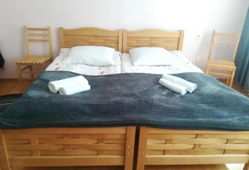اتاق استاندارد سه نفره, Guest House Lela Rezo
