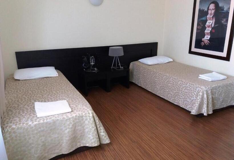 غرفة قياسية, Pensiunea Play