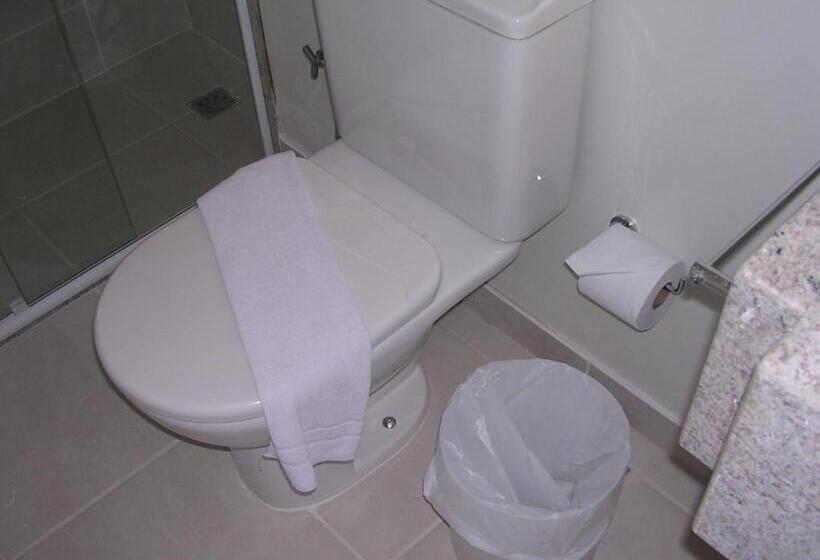 标准三人间, Barreto Apart