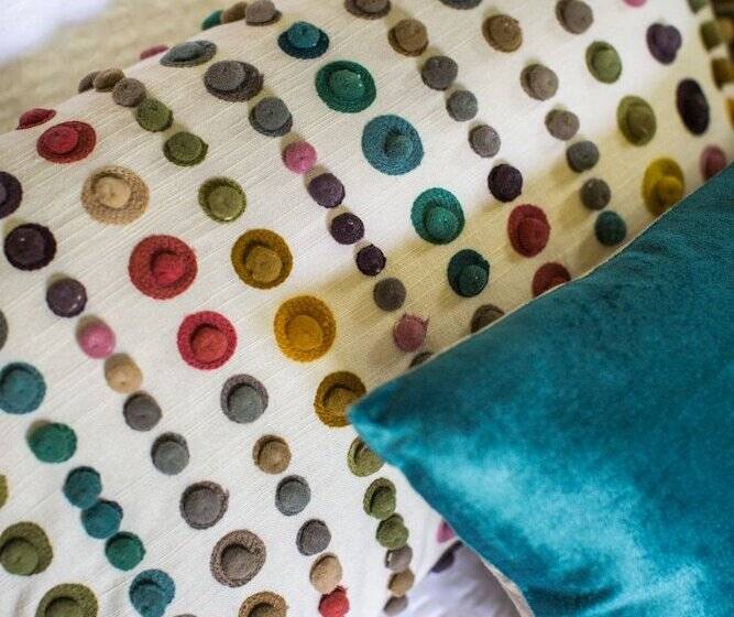 חדר משפחתי, Mendionde