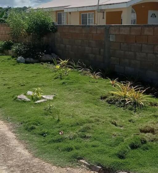 خانه 2 خوابه, Cheerful 2 Bedroom Home In Falmouth Garden