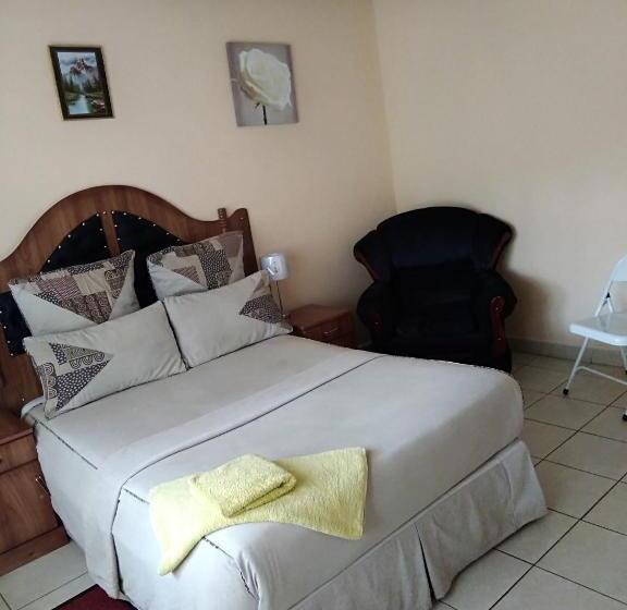 اتاق لوکس, Crown Inn Guest House