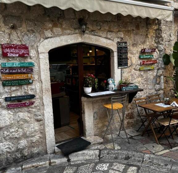 اتاق استاندارد, Guesthouse Athos