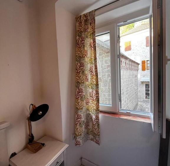 اتاق استاندارد, Guesthouse Athos
