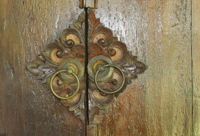 בונגלו סטנדרט עם 3 חדרי שינה, Puri Kutat Lestari