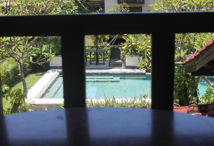 בונגלו סטנדרט עם 3 חדרי שינה, Puri Kutat Lestari