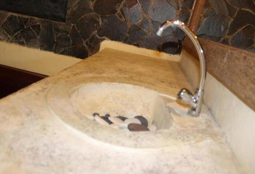 בונגלו סטנדרט עם 3 חדרי שינה, Puri Kutat Lestari