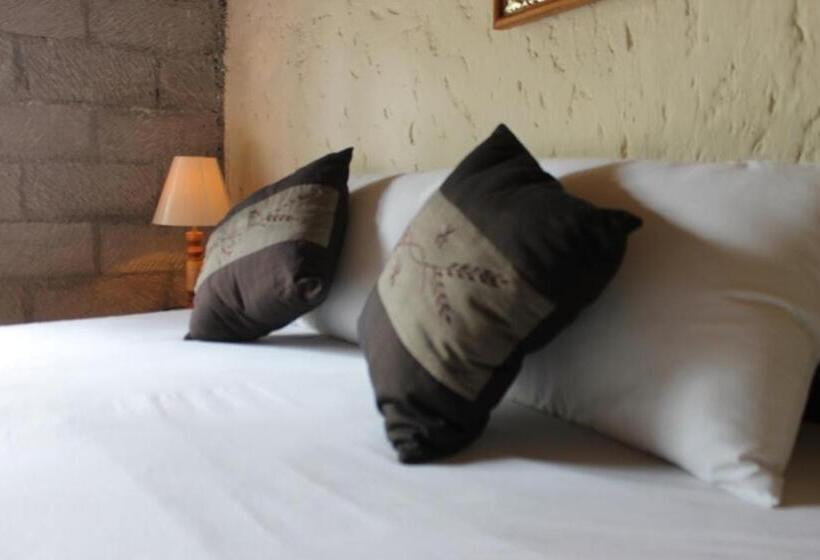 בונגלו סטנדרט עם 3 חדרי שינה, Puri Kutat Lestari