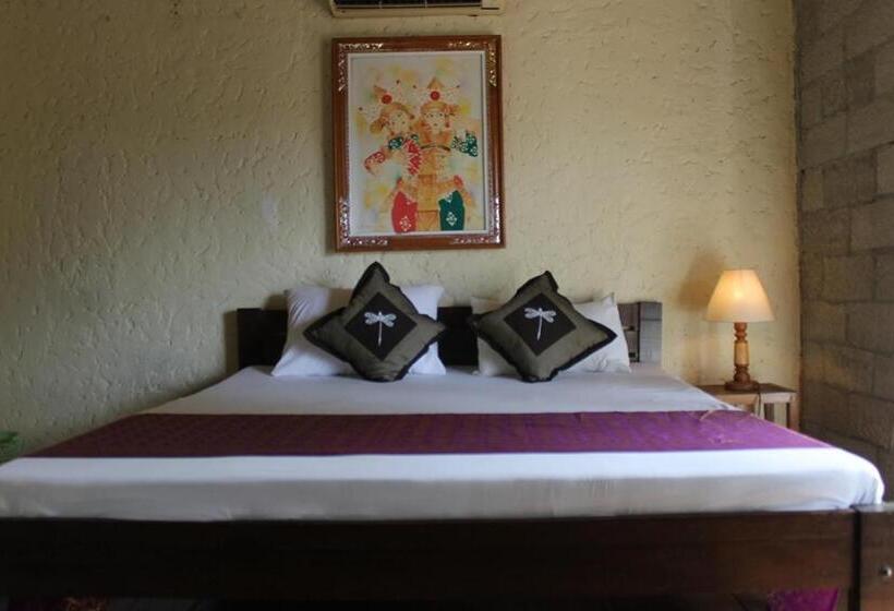 בונגלו סטנדרט עם 3 חדרי שינה, Puri Kutat Lestari