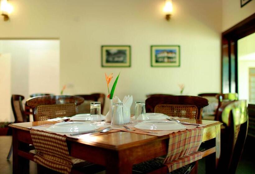 스탠다드 발코니 룸, Triveny River Palace