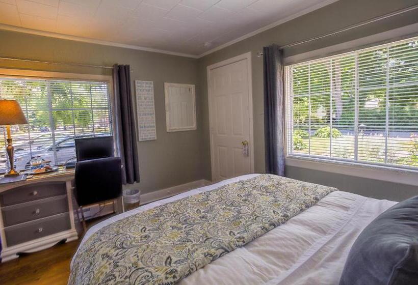 Люкс Повышенной Комфортности, The Woodview Inn