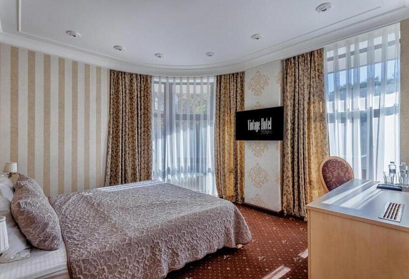 سوییت جونیور, Vintage Na Bulvare