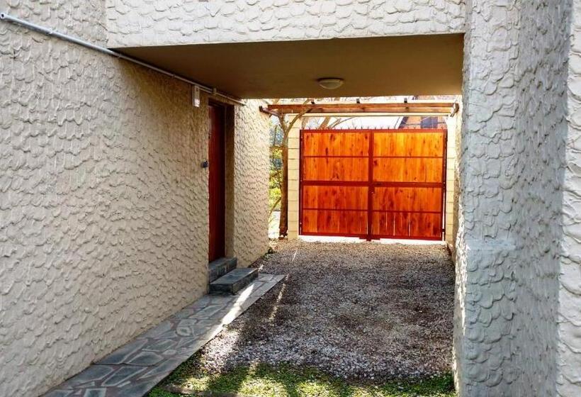 家庭洋房, Cabañas El Refugio