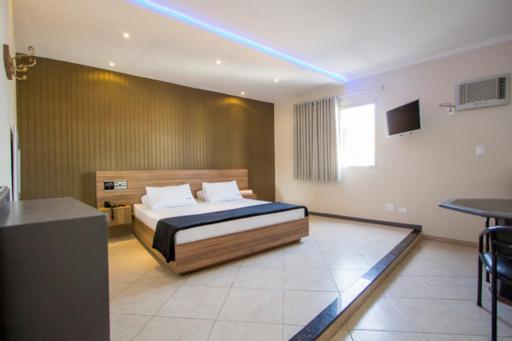 디럭스 스위트, Carícia