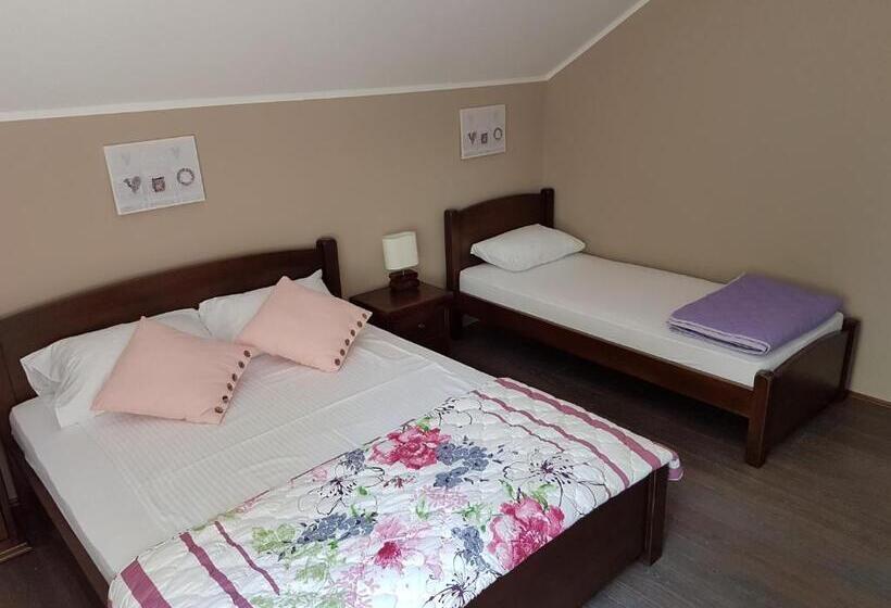 اتاق استاندارد سه نفره, Apartmani Simić Valjevo