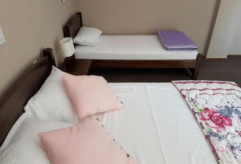 اتاق استاندارد سه نفره, Apartmani Simić Valjevo