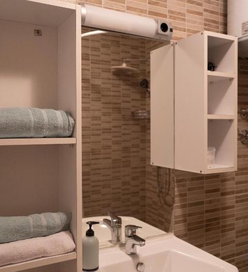 اتاق استاندارد, Guest House Time Out