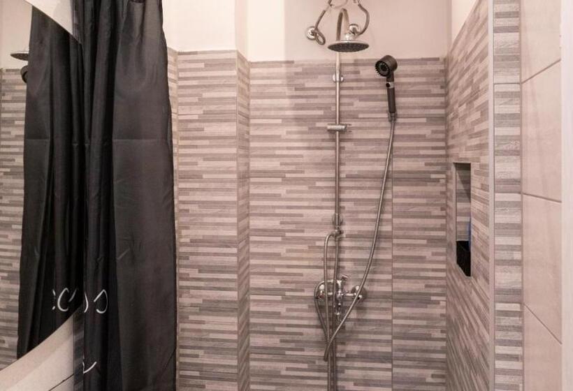 اتاق لوکس با تخت بزرگ, Guest House Time Out